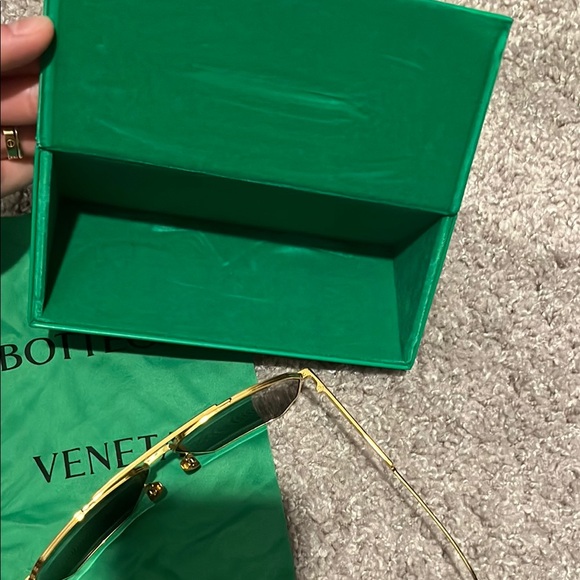 TRADE FOR DR GOLDIE!!! DO NOT PURCHASE! Bottega Veneta Gold Sunglasses - Picture 8 of 9